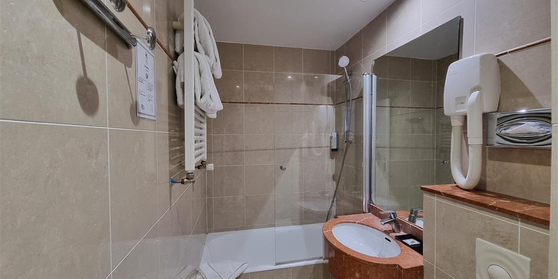 Triple room